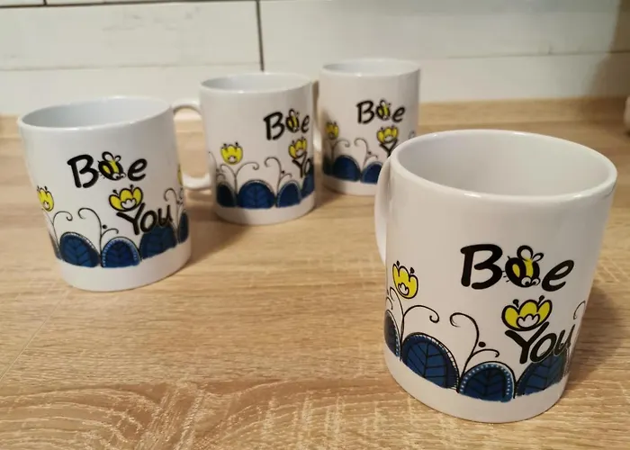 Bee *