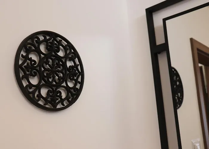 Bee *